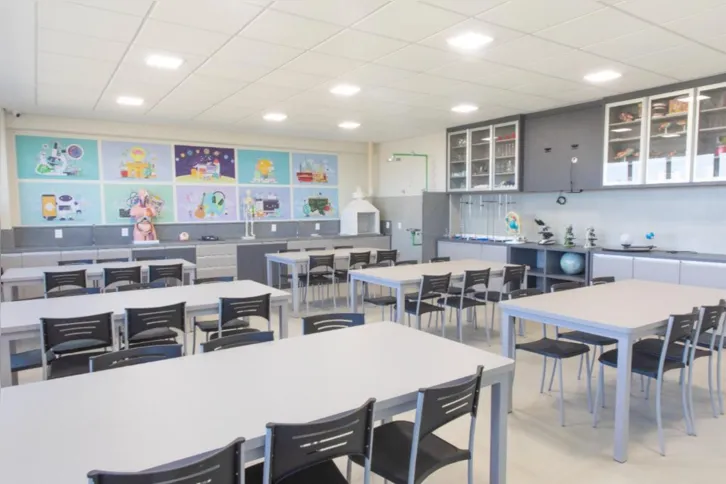 Instituição também tem laboratórios de Ciência, Brinquedoteca, Biblioteca, entre outros