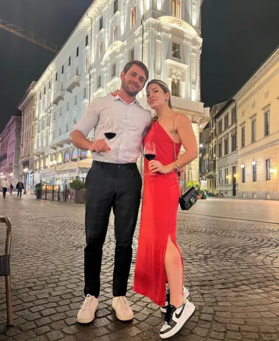 O empresário Luiz Henrique Chezini celebrou a passagem de seu aniversário na última quinta-feira (3). No registro, Luiz e sua esposa Aline Borges Chezini. Da coluna RC os votos de alegrias e sucesso.
