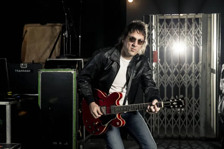 Marcelo Gross, ex-Cachorro Grande, comemora 50 anos com show no Baviera nesta sexta