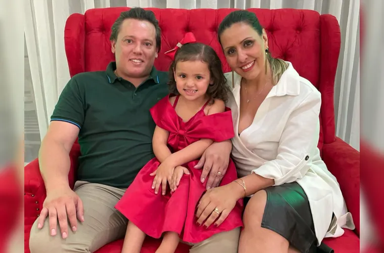 Na próxima segunda-feira (30), Maria Eduarda Cury da Silva, filha do casal Duda Parucker e Thais Cury, será muito cumprimentada pela chegada de seu quinto aniversário. Desde sua chegada, Maria Eduarda trouxe alegria, luz e uma nova rotina na vida dos pais Thais e Duda. Graciosa e com um olhar curioso, a pequena encanta a todos por onde passa esbanjando simpatia. Da coluna RC os desejos de alegrias e saúde para a aniversariante e seus pais.