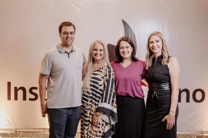 Helder Ribeiro, Sharon Pontes, Fernanda Ribeiro e Luciana de Paula Souza