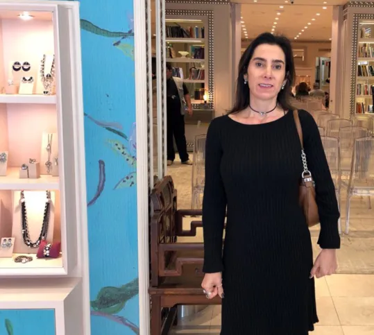 A empresária Luciane Pianowski receberá as felicitações pela passagem de seu aniversário no próximo sábado (18). Da coluna RC os votos de alegrias e sucesso