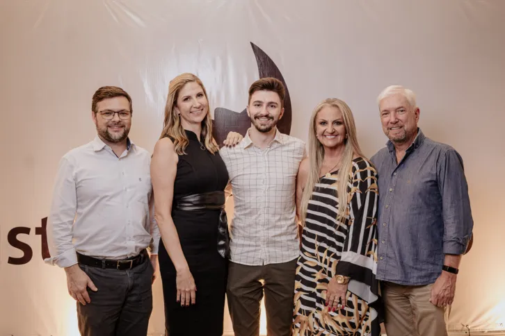 Rafael Francisco dos Santos, Luciana de Paula Souza, Rafael Hofmann, Sharon Pontes e Francisco Barros