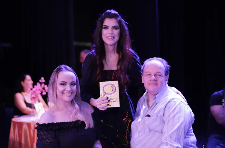 Ândrea Sasse, Renata Regis Florisbelo e Ulisses Massinhan