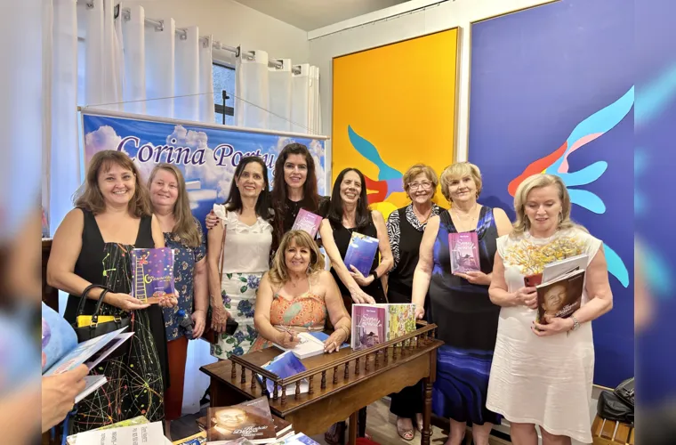 A escritora Dione Navarro reuniu expressivo número de autores na sessão de autógrafos do livro “Corina Portugal: súplicas e respostas” realizada no último sábado, 1º de abril, em Curitiba, no Instituto Montes Ribeiro, espaço cultural coordenado por Luiz Arthur Montes Ribeiro. Na foto Dione ladeada pelas autoras (da esquerda para a direita): Ana Maria Camargo, Rosicler Antoniácomi, Madalena Ferrante Pizzatto, Renata Regis Florisbelo, Andréa Motta, Luiza Nelma Fillus, Maria Vilma Nadal e Claudete Zanetti Farhat.