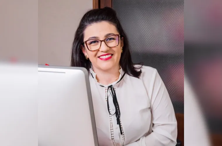 Patricia de Oliveira Gomes foi muito cumprimentada pela chegada de seu aniversário na última terça-feira (11). Da coluna RC os votos de alegrias e realizações