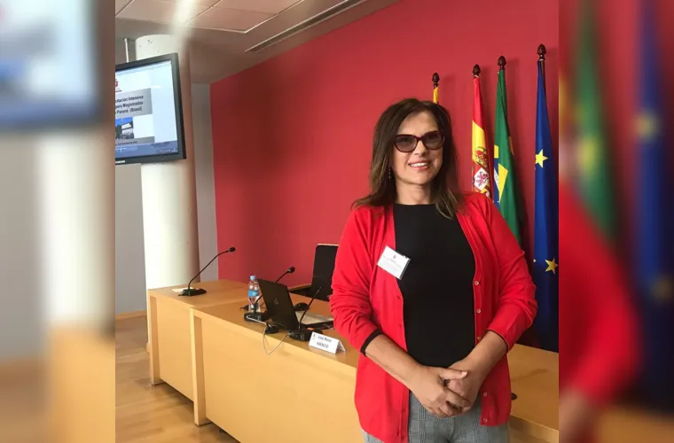 A Juíza da Vara da Infância e Juventude e diretora do Fórum Estadual de Ponta Grossa Noeli Tavares Reback, no último domingo (16), brindou a chegada de seu aniversário. Noeli com seu trabalho sério é comprometida sempre com o melhor para sociedade, desenvolvendo um papel fundamental na parte social em nossa cidade. Da coluna RC os votos de prosperidade e sucesso!