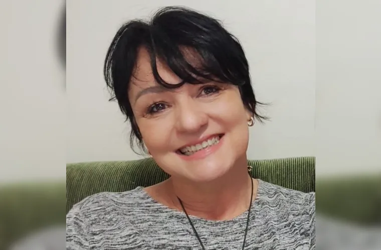 A artista plástica Solange Leminski recebeu os cumprimentados na última quarta-feira (13), pela passagem de seu aniversário. Da coluna RC os votos de realizações e felicidades.