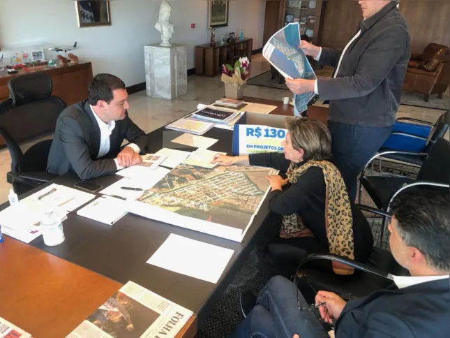 Prefeita apresenta projeto ao governador Ratinho Junior