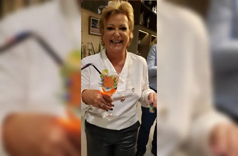 Celia Schell será honrada com felicitações pela celebração do seu aniversário nesta terça-feira, dia 2. Reconhecida por sua contagiante alegria e elegância, Celia é presença constante nos eventos mais badalados da cidade. Da coluna RC, enviamos os mais calorosos votos de felicidade, desejando que este novo ciclo seja repleto de momentos especiais e realizações.