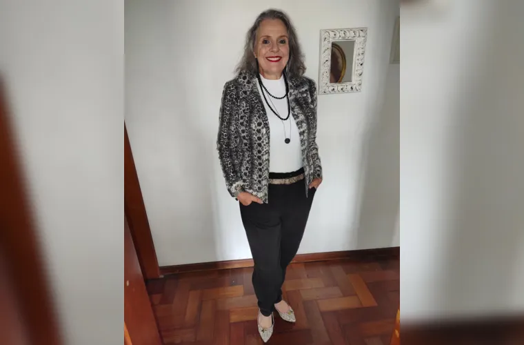 É com grande alegria que será comemorada a chegada do aniversário de Ana Cláudia Gambassi, a comunicadora e assessora de imprensa da Câmara Municipal de Ponta Grossa. Na próxima segunda-feira, dia 22, é o momento de celebrar não apenas mais um ano de vida, mas também todas as realizações e contribuições que ela traz para sua comunidade. Da coluna RC, enviamos os mais sinceros desejos de prosperidade e sucesso.