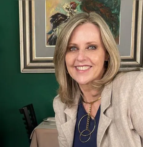 No próximo domingo (18), quem receberá uma onda de carinho e homenagens é Jeanine Cunha Souza, mulher que traduz elegância, finesse e presença marcante. Da Coluna RC, os mais afetuosos votos de felicidades e um ciclo à altura de sua beleza interior e exterior.