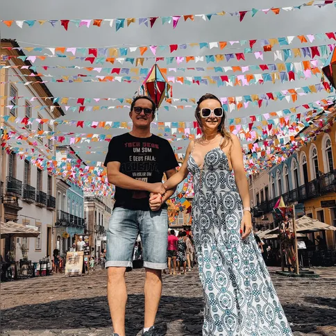 O empresário Fabio Aurélio Nabozni comemora nesta segunda-feira (25) mais um ano de vida, cercado pelo carinho de quem admira sua trajetória de sucesso. Ao lado da esposa, Maria Priscila Nabozni, inspira união e dedicação. Da Coluna RC, votos de um ciclo próspero e repleto de conquistas.