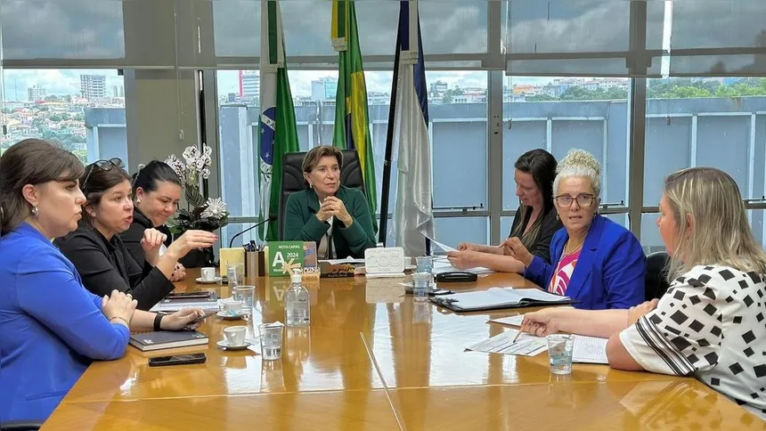 Elizabeth Schmidt se reuniu com a direção do  Instituto Nacional de Desenvolvimento Social e Humano