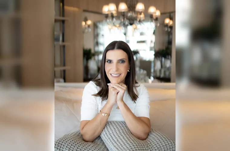 A empresária Gheisa Alberti de Sousa é o centro das atenções nesta sexta-feira (27), quando celebra mais um aniversário. Rodeada pelo carinho de amigos e familiares, Gheisa reserva o dia para brindar às conquistas e à vida. Da Coluna RC, os votos de muitas realizações, alegria e prosperidade.