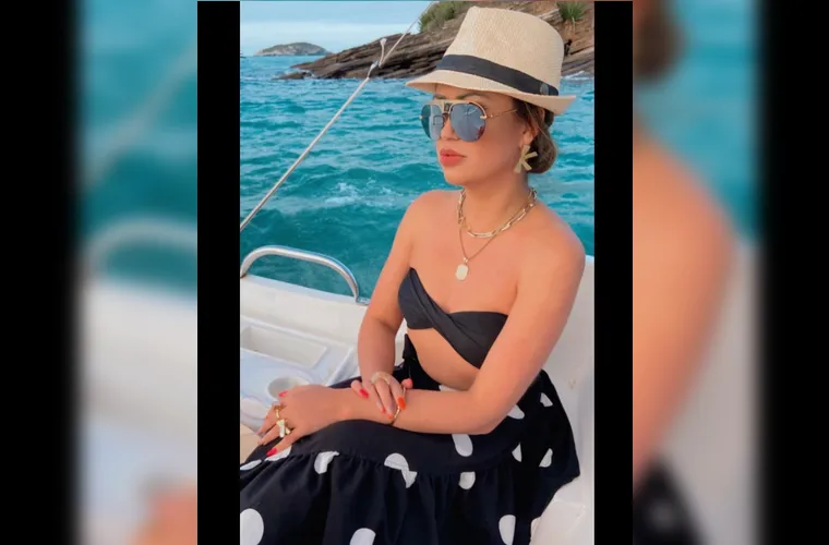 A advogada Laynara Mello Pessoa celebra a chegada de mais um ano de vida nesta sexta-feira (27). Reconhecida por sua dedicação e profissionalismo, ela receberá os cumprimentos de amigos e familiares nesta data especial. Da Coluna RC, os votos de muitas alegrias e conquistas neste novo ciclo.
