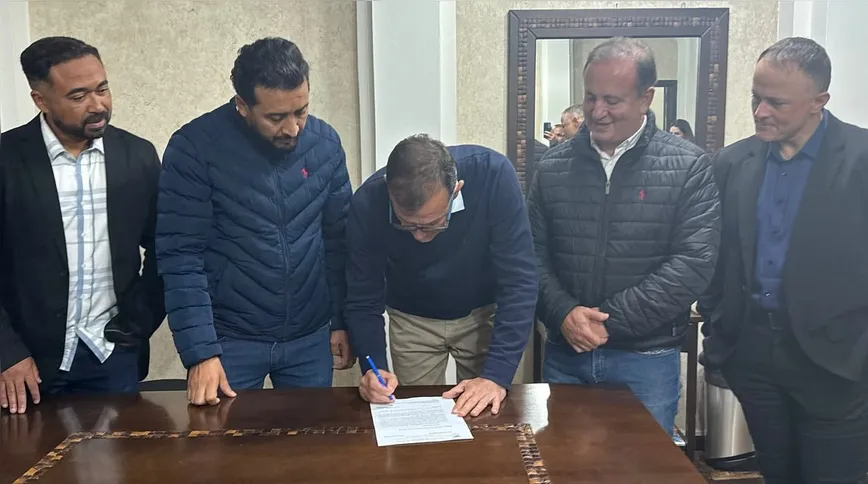 O prefeito Rildo Leonardi assinou a adesão do município ao programa.