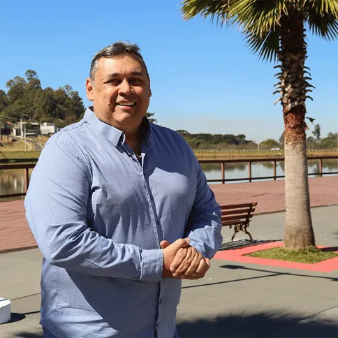 O Coronel da Reserva da Polícia Militar Edmauro Assunção receberá inúmeros cumprimentos pela agem de seu aniversário no próximo domingo(18). Reconhecido por sua longa e dedicada carreira na Polícia Militar, Edmauro construiu uma trajetória marcada pelo compromisso com a segurança pública e o bem-estar da comunidade. Da coluna RC, enviamos nossos mais sinceros votos de muita saúde e felicidade na sua caminhada.