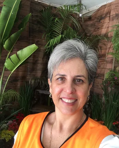 A reconhecida advogada Viviane Weingärtner recebeu inúmeros cumprimentos pela celebração de seu aniversário no último domingo (11).
Viviane é conhecida por sua dedicação e excelência no campo jurídico, conquistando o respeito e a admiração de colegas e clientes.
Da Coluna RC, desejamos muitas realizações e alegrias para Viviane.