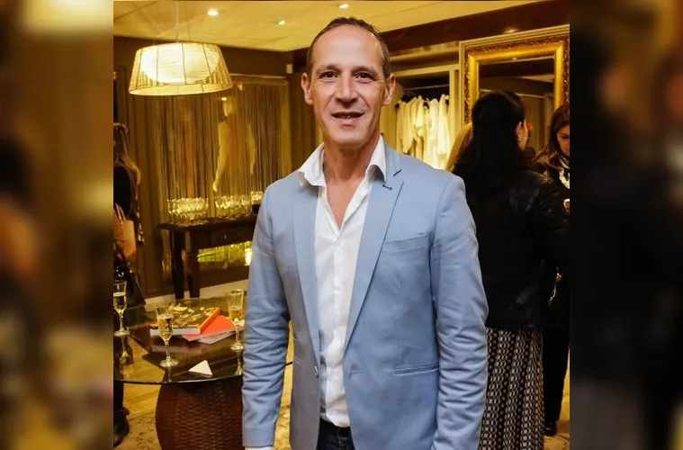 Nesta quarta-feira (7), o empresário José Carlos Almeida celebra mais um ano de vida. Visionário e muito querido no meio social, ele recebe o carinho de familiares, amigos e parceiros de jornada. Da Coluna RC, os votos de um novo ciclo repleto de saúde, alegrias e grandes realizações.