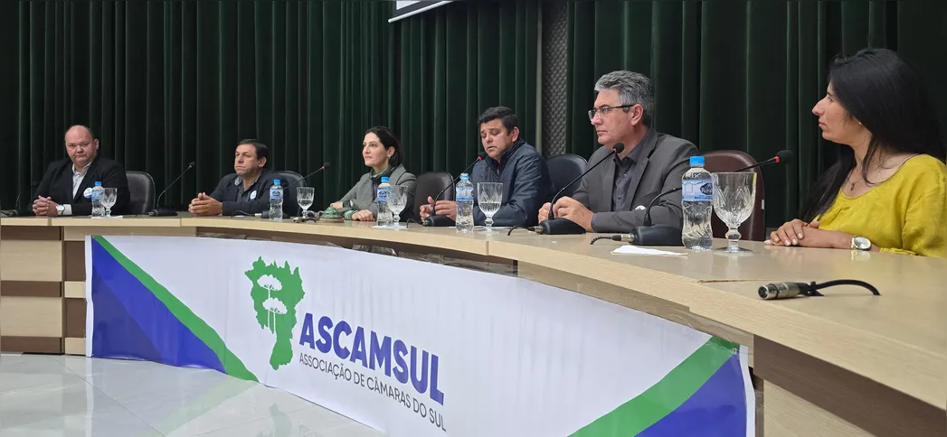 O encontro reuniu vereadores de diversos municípios da região