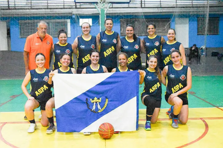 Time de basquete feminino também foram campeãs da Fase Regional