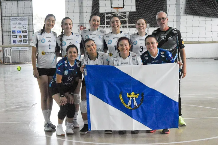 Equipe feminina de voleibol venceu três jogos nesta fase