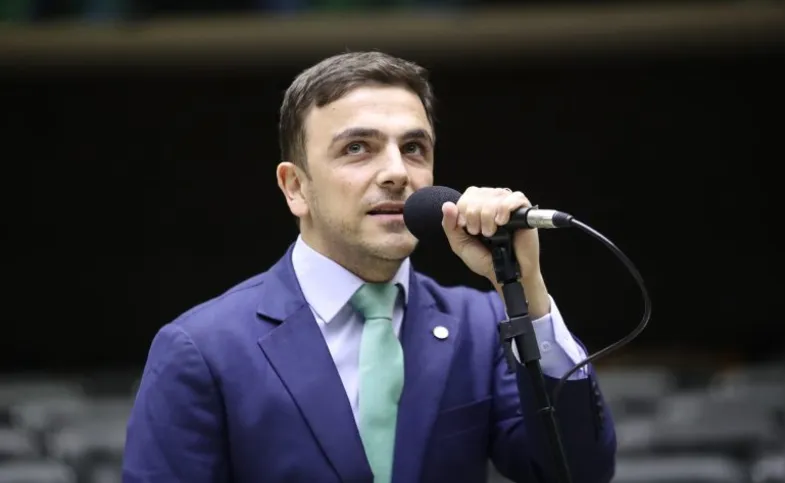"Não podemos colocar as brigas e a confusão para travar a cidade como muitos fizeram por anos em Ponta Grossa", afirma