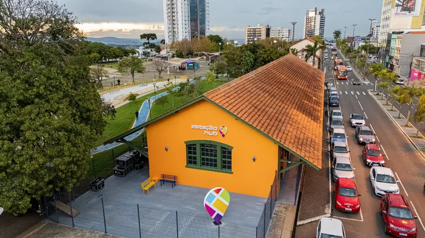 Estação Hub foi inaugurado no ano de 2025, com a 1ª Sala do Empreendedor do país.