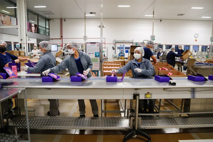Setores do Comércio, Serviços e Indústria mantém saldo positivo em geração de empregos em Ponta Grossa.