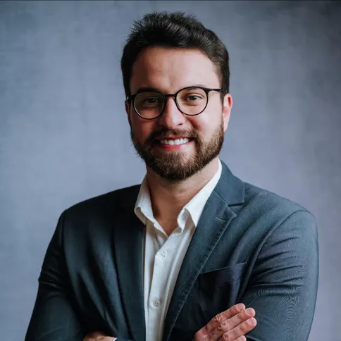 O especialista em proteção financeira, planejamento sucessório e imóveis, Gabriel Klas Blanski Rodrigues, recebeu no último dia 1º inúmeras felicitações pelo seu aniversário. A Coluna RC deseja a Gabriel um ano de prosperidade, crescimento e plenitude.