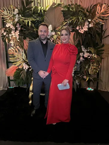 O sábado (7) é reservado para celebrar a vida da psicóloga Jo Celusniak, que recebe os cumprimentos ao lado do marido, Daniel Petroski. Da Coluna RC, votos de alegrias e de um novo ciclo repleto de realizações.