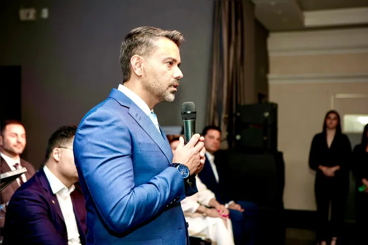 Eloir Rodrigues, diretor do Grupo aRede, compartilha detalhes da revista Ponta Grossa Competitiva, que chega a sua 15ª edição.