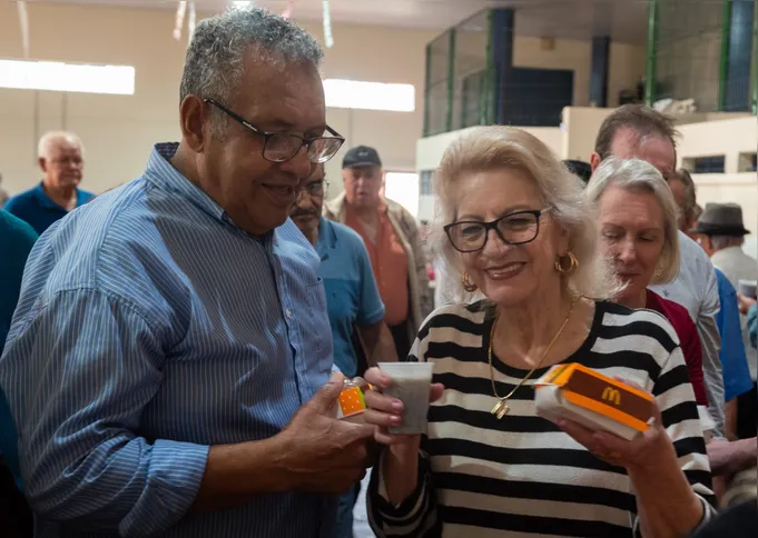 Crianças, adolescentes, adultos e idosos participaram da ação.