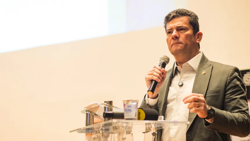 “PG tem crescido de maneira expressiva, especialmente seu parque industrial. Chama atenção por sua localização estratégica e especialmente na qualidade da população e da sua força de trabalho.”