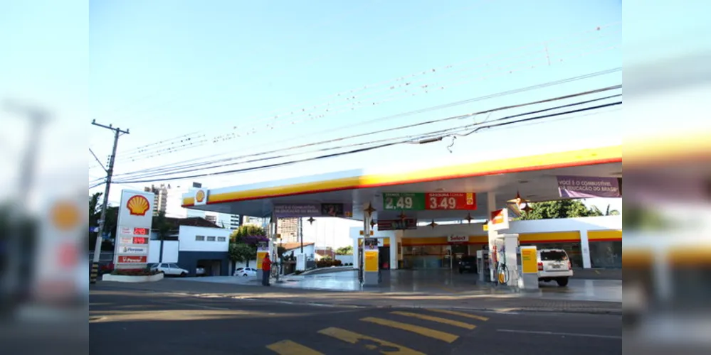 Imagem ilustrativa da imagem Preço da gasolina cai com redução no valor do etanol