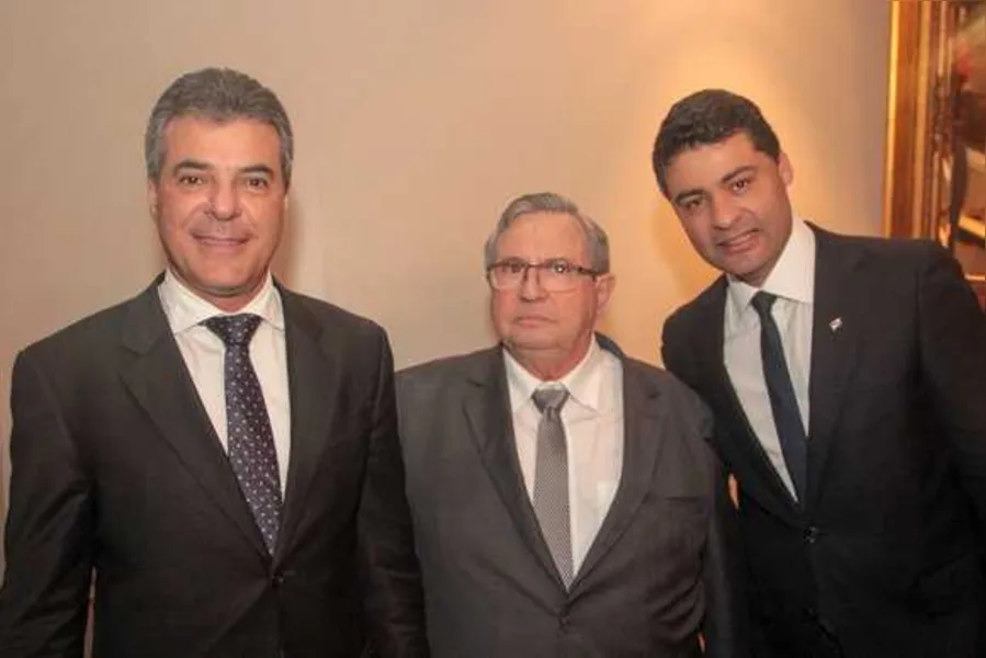 O governador Beto Richa, Douglas Fonseca e o prefeito Marcelo Rangel