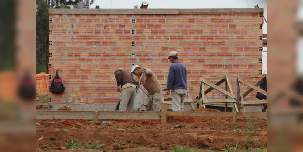 Imagem ilustrativa da imagem Setor da construção civil teme demissões em massa