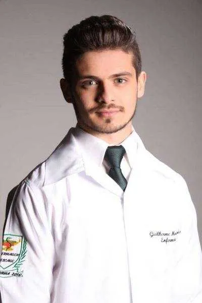 O jovem Guilherme Marcondes é um dos formandos do Curso de Enfermagem do Cescage
