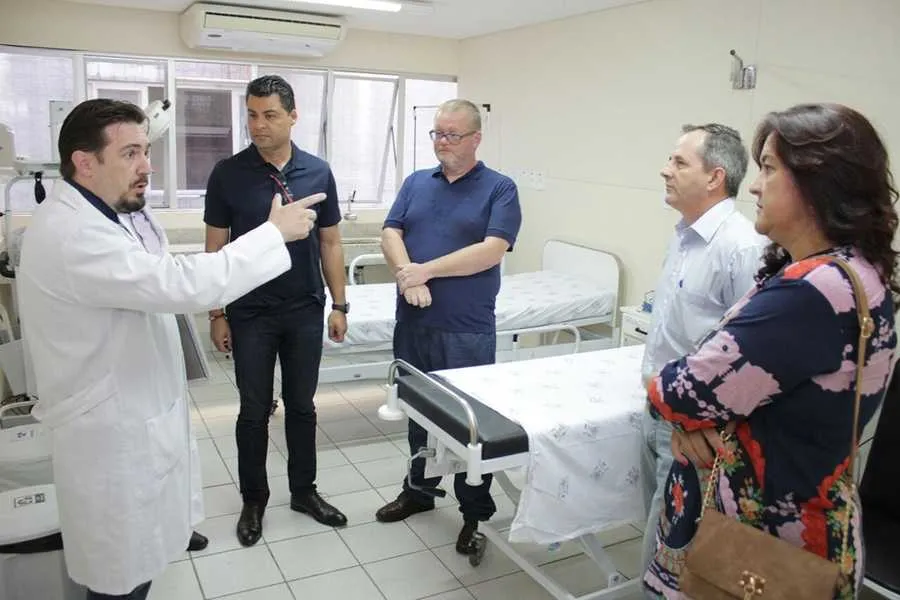 Marcelo Rangel visita hospitais para avaliação de estruturas