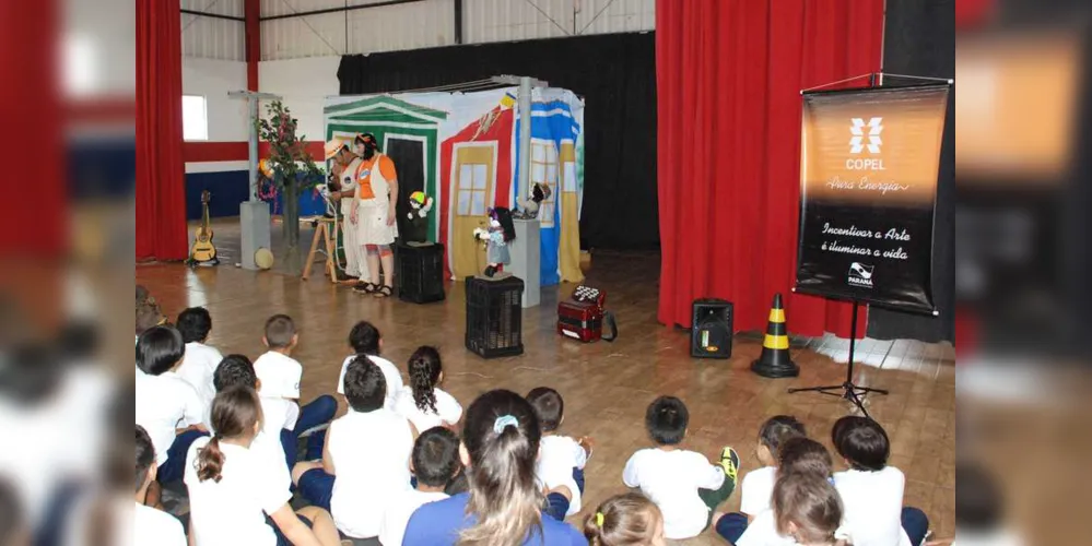 Imagem ilustrativa da imagem Teatro infantil da Copel ensina a evitar acidentes