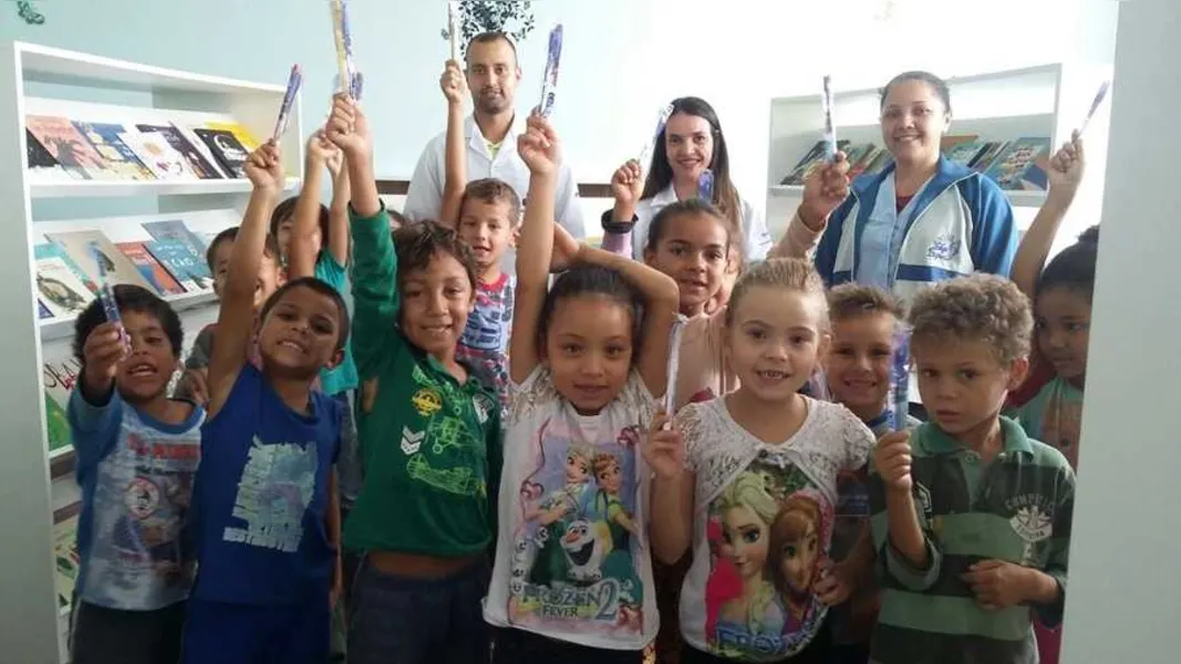 A Secretaria Municipal de Saúde de Castro está retomando o projeto “Pintando um Sorriso”, desenvolvido em parceria com a Secretaria Municipal de Educação 