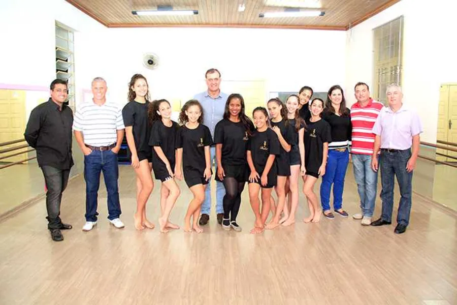 Bailarinas de Tibagi participaram do 1° Congresso Brasileiro de Dança Educacional, em Joinvile, Santa Catarina. Sucessos mil! 