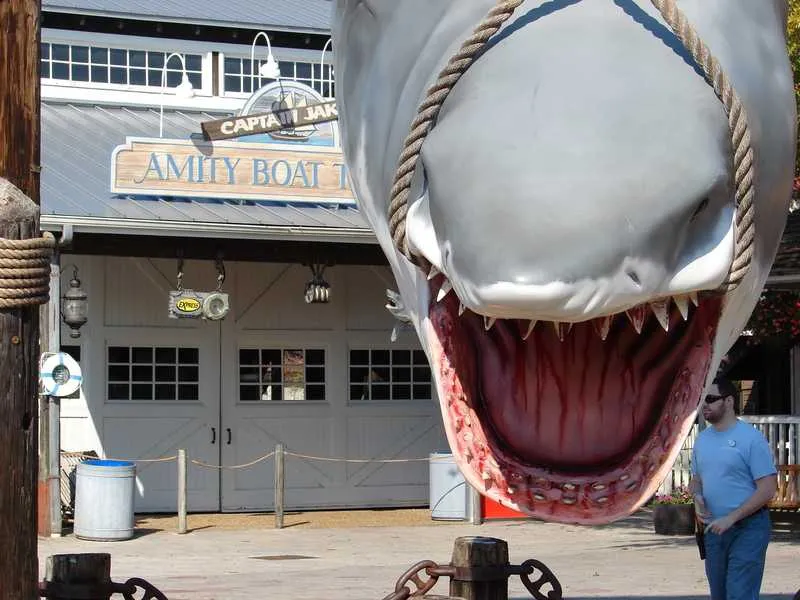 Tubarão: Ir aos Studios Universal e não passar perto do tubarão, é deixar de ver um dos “maiores” tubarões que existe (no Mundo do cinema é claro)