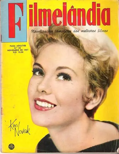 Na capa está Kim Novak, que é focalizada numa novelização de “Lágrimas de Triunfo” ao lado de Jeff Chandler. O Filme é a historia verdadeira  de uma atriz  da Broadway