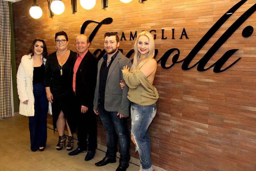A familia Brandelero : Thailana, Marloiva, Valdir, Railan e Daiane