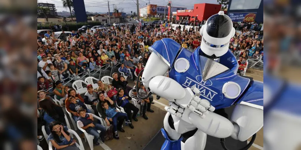 Imagem ilustrativa da imagem Robô Havan atrai mais de 1,3 mil pessoas em PG