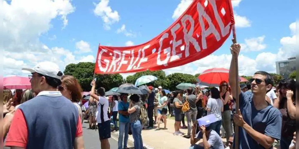 Imagem ilustrativa da imagem Greve geral mobiliza entidades em Ponta Grossa nesta sexta