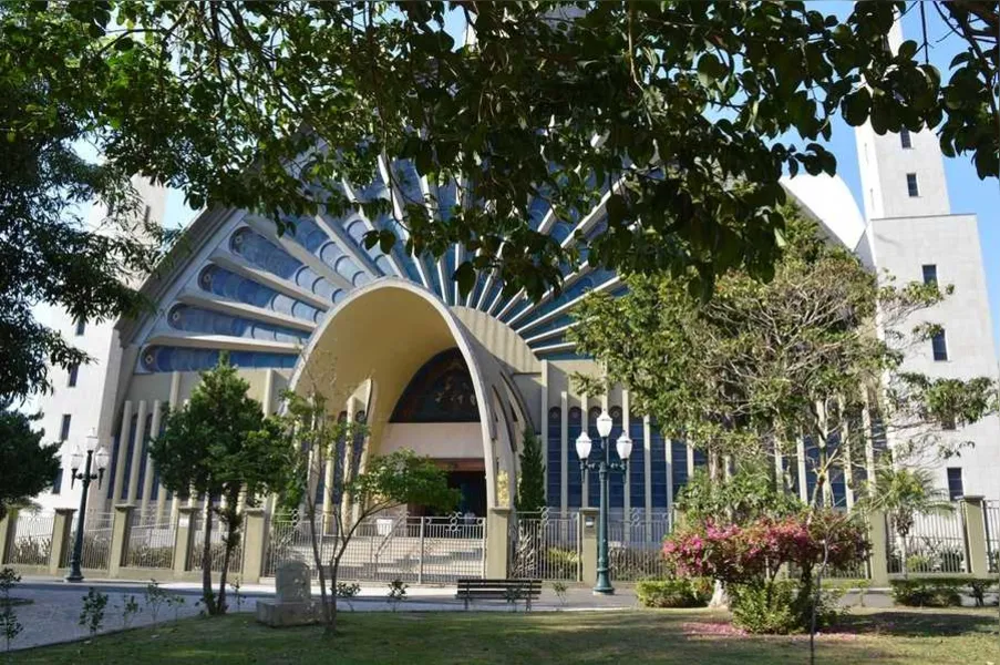 Catedral de Sant'Ana está situada no local onde deu origem a cidade de Ponta Grossa.
