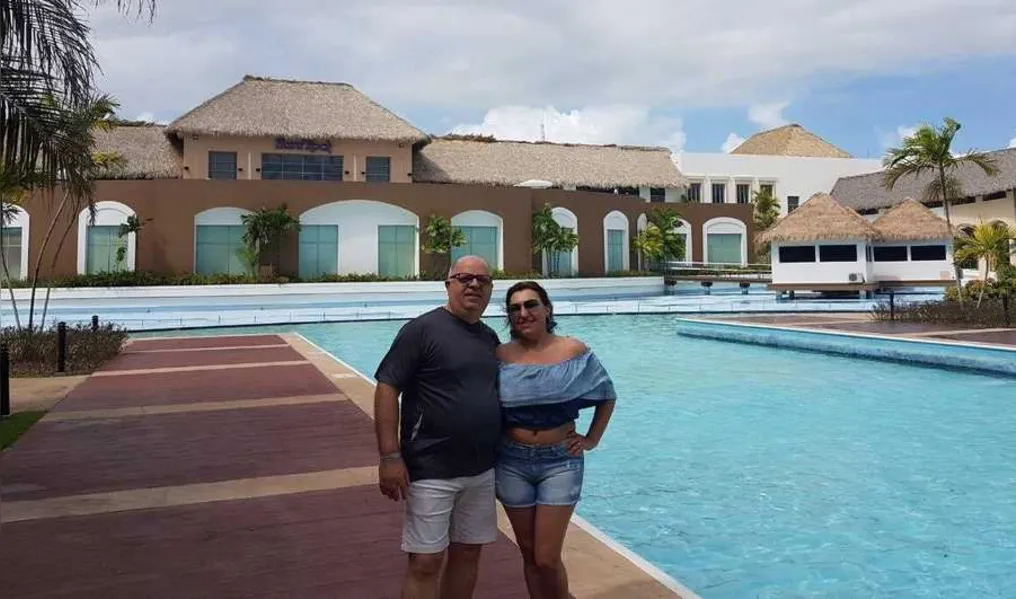 TRIP - O casal Francisco e Marlowa Rizental curtiu temporada de descanso e lazer, em um lugar com o mar turquesa do Caribe, areia banca, milhares de coqueiros, sol o ano todo e luxuosos complexos hoteleiros: esse lugar é Punta Cana. 